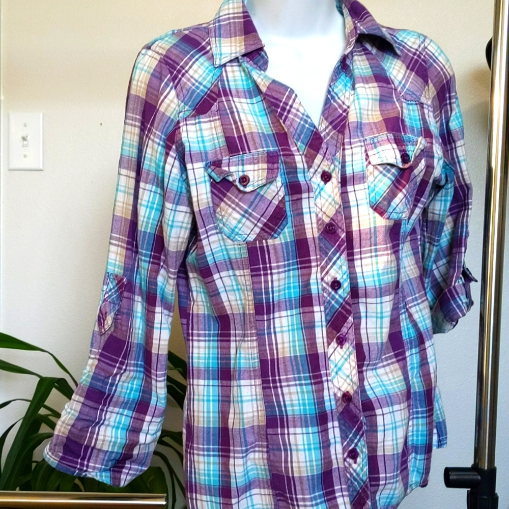 3/4 sleeve button shirt